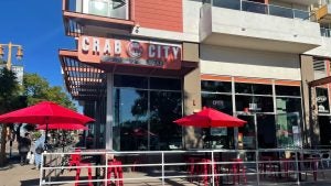 front view of a seafood restaurant